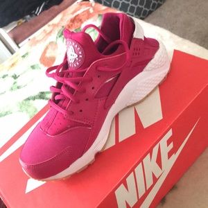 Women’s Nike Huarache